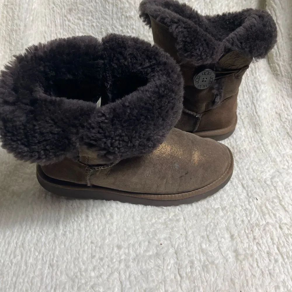 UGG Metallic Brown Shearling Boots Baley button sheepskin lining SZ8